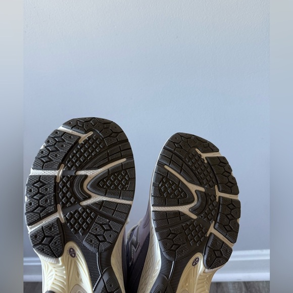 New Balance 2002R Nergy Sneakers Running Shoes Anthro Purple White Size 5 6.5 - Picture 9 of 16